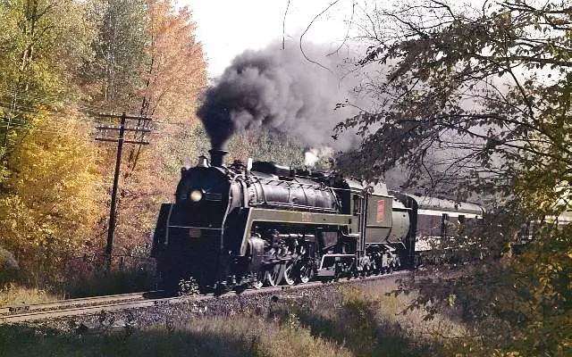 CNR 6060 at Washago, Ontario during a UCRS Fantrip. Photo taken and submitted by Massey F. Jones.